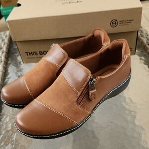 NWT Clarks Womens Slip-On Casual Shoe in Dark Tan Sz 8.5W